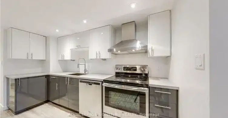 22 Curzon Street, Toronto, ON, M4M 1L4 - 3