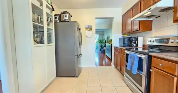 10744 Guildford Drive, Surrey, BC, V3R 1W6 - 5