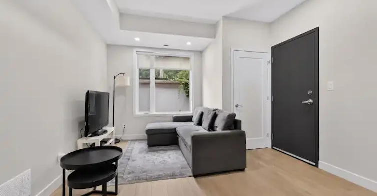 250 Ferland Street, Ottawa, ON, K1L 7T6 - 8