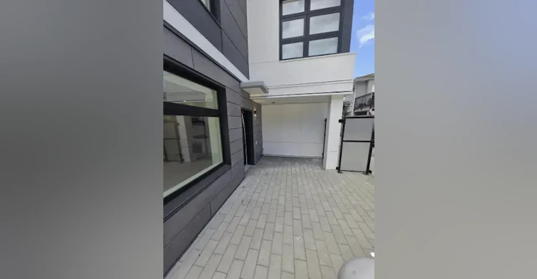 3262 Vanness Avenue, Vancouver, BC, V5R 4V3