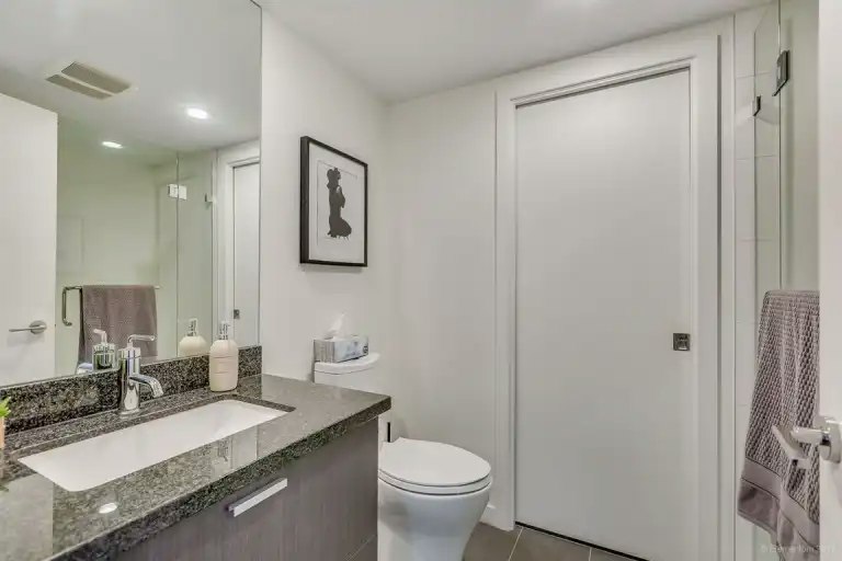 2232 Douglas Road, Burnaby, BC, V5C 0G9 - 9