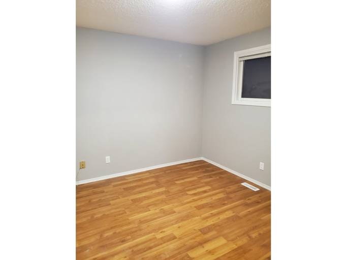 200 Habitat Crescent Northwest, Edmonton, AB, T5A 2X7 - 12