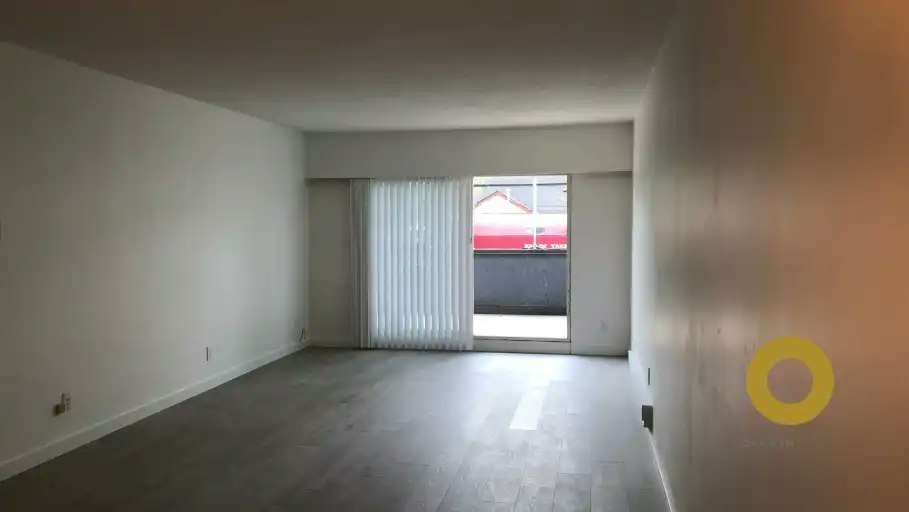 1153 Kingsway, Vancouver, BC, V5V 3C9 - 3