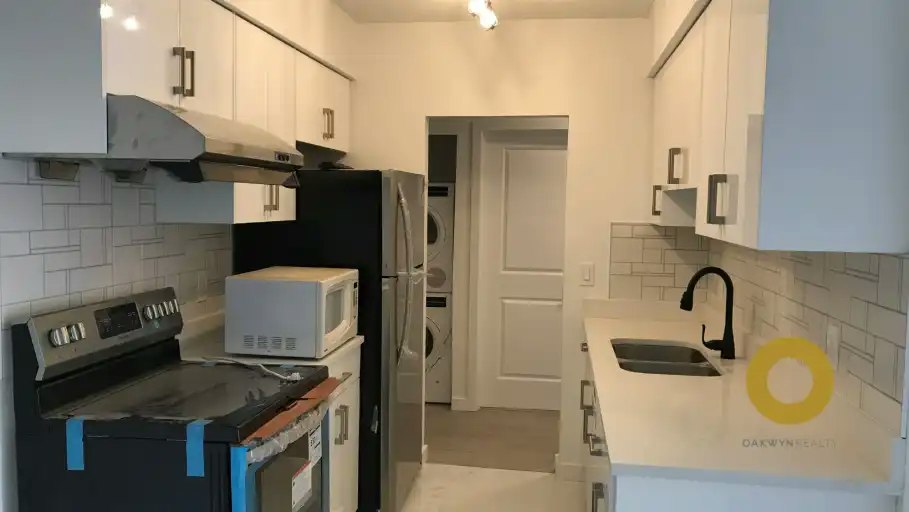 1153 Kingsway, Vancouver, BC, V5V 3C9 - 4
