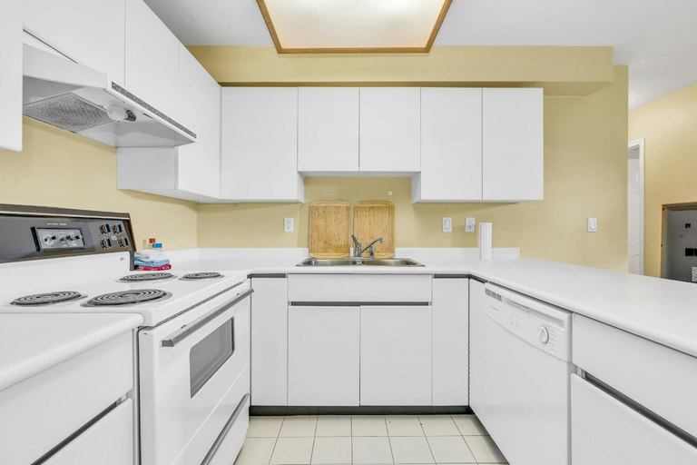 1950 West 36th Avenue, Vancouver, BC, V6M 1K8 - 3