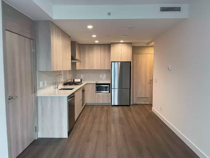 10750 135a Street, Surrey, BC, V3T 0V4 - 4