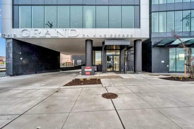 10750 135a Street, Surrey, BC, V3T 0V4 - 2