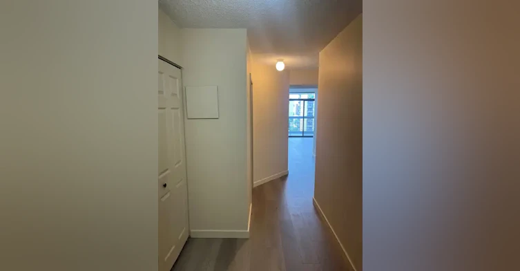 10025 113 Street, Edmonton, AB, T5K 2K8 - 3