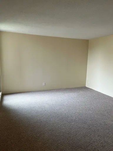 10025 113 Street, Edmonton, AB, T5K 2K8 - 11