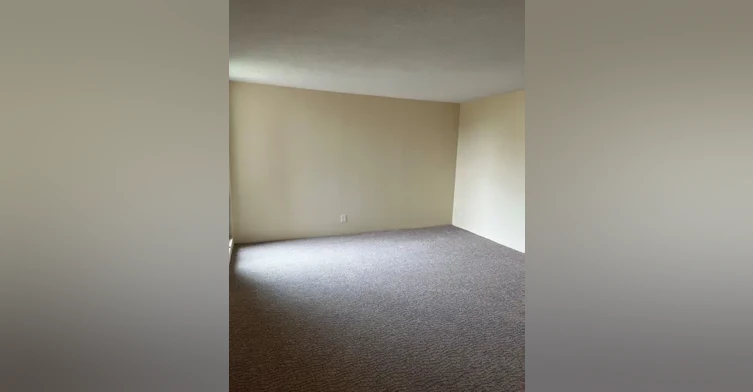 10025 113 Street, Edmonton, AB, T5K 2K8 - 11