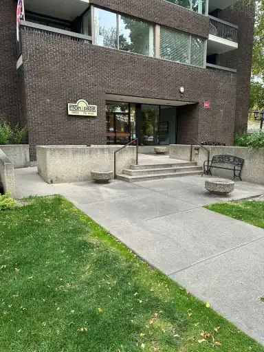 10025 113 Street, Edmonton, AB, T5K 2K8 2