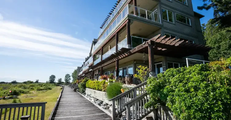 1120 Tsatsu Shores Drive, Delta, BC, V4M 4G3 - 13