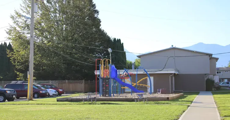 9253 Woodbine Street, Chilliwack, BC, V2P 5S9 - 4