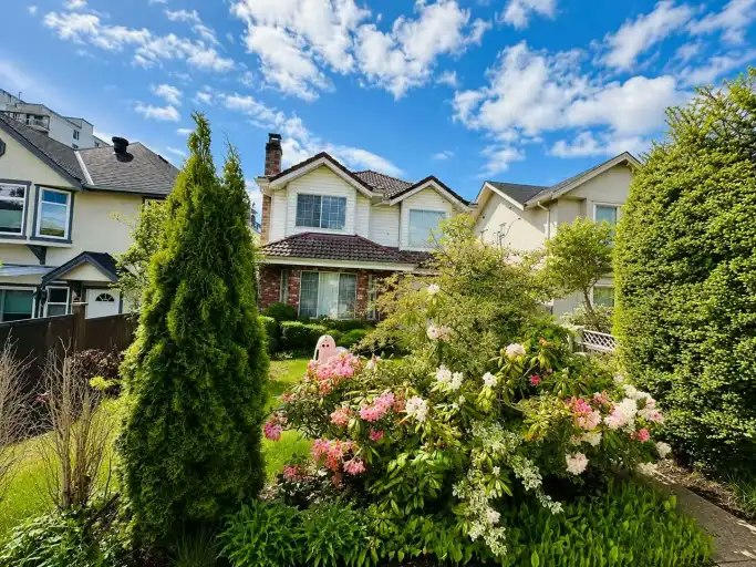 754 West 69th Avenue, Vancouver, BC, V6P 2W3 - 9