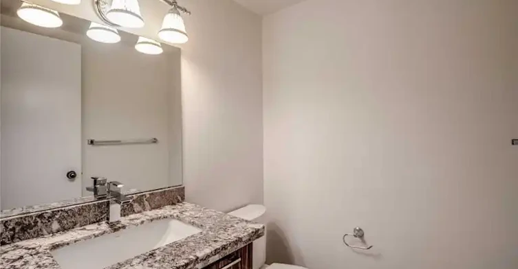 95 Lombard Street, Toronto, ON, M5C 2V3