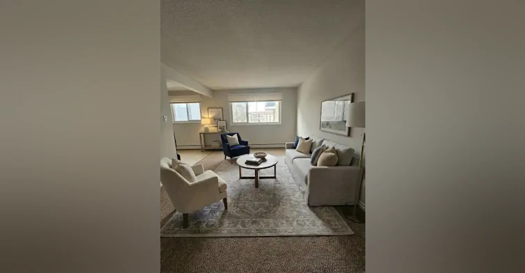 9570 163 Street Northwest, Edmonton, AB, T5P 3M7 - 4