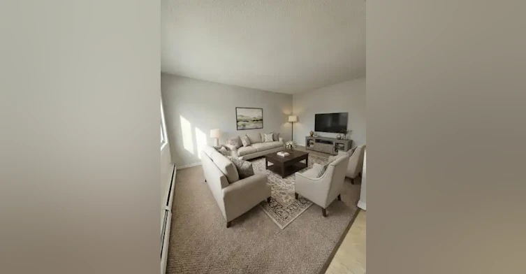 9570 163 Street Northwest, Edmonton, AB, T5P 3M7 - 2