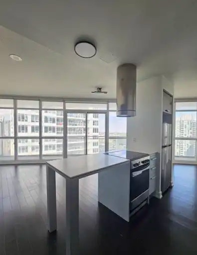 38 Dan Leckie Way, Toronto, ON, M5V 2V6 - 4