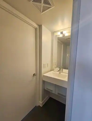 38 Dan Leckie Way, Toronto, ON, M5V 2V6 - 19