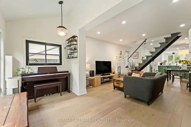 324 Kenilworth Avenue, Toronto, ON, M4L 3S8 - 5