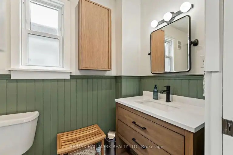 324 Kenilworth Avenue, Toronto, ON, M4L 3S8 - 17