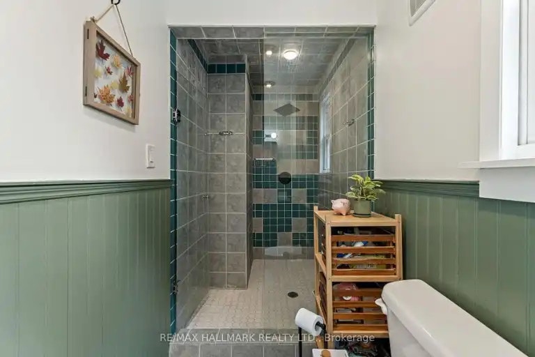 324 Kenilworth Avenue, Toronto, ON, M4L 3S8 - 14