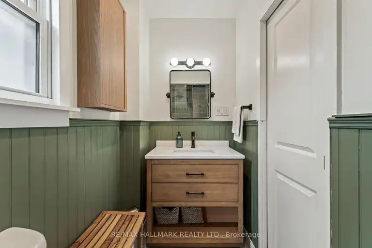 324 Kenilworth Avenue, Toronto, ON, M4L 3S8 - 15