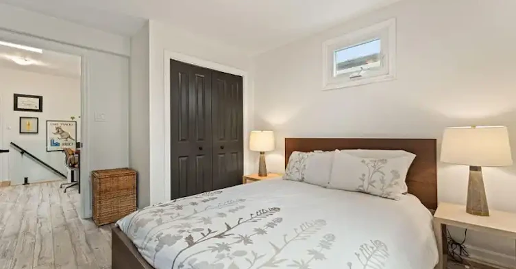 324 Kenilworth Avenue, Toronto, ON, M4L 3S8 - 8