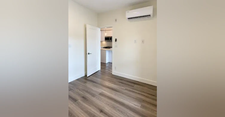 8447 202 Street, Langley, BC, V2Y 4K1 - 5