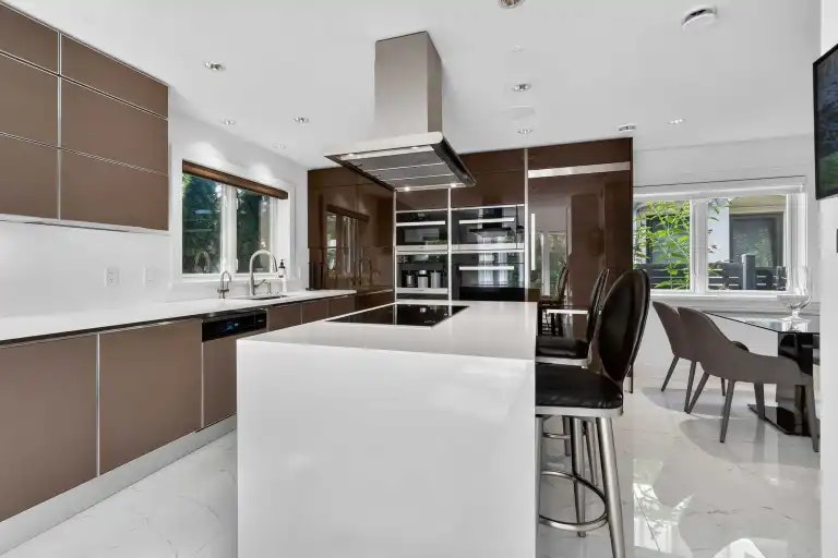 askus Quesnel Drive, Vancouver, BC - 5