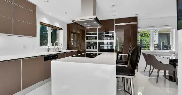 askus Quesnel Drive, Vancouver, BC - 5