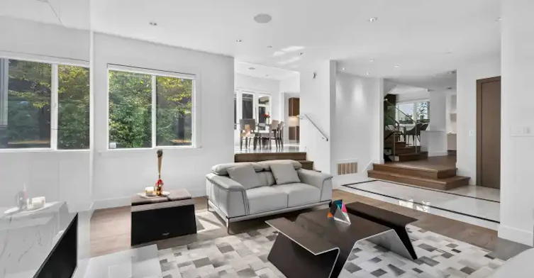 askus Quesnel Drive, Vancouver, BC - 2