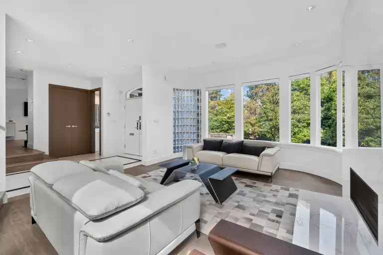 askus Quesnel Drive, Vancouver, BC - 3
