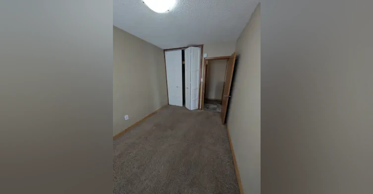 3920 Robinson Street, Regina, SK, S4S 3C8 - 11