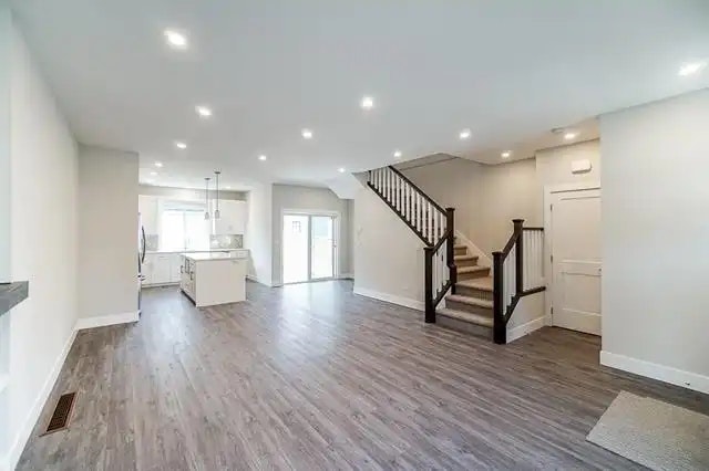 34099 George Ferguson Way, Abbotsford, BC, V2S 0K4 - 8