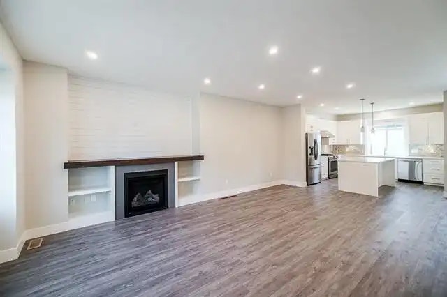 34099 George Ferguson Way, Abbotsford, BC, V2S 0K4 - 2