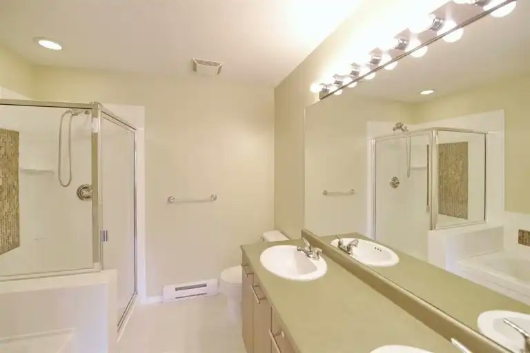 100 Klahanie Drive, Port Moody, BC, V3H 5K7 - 15