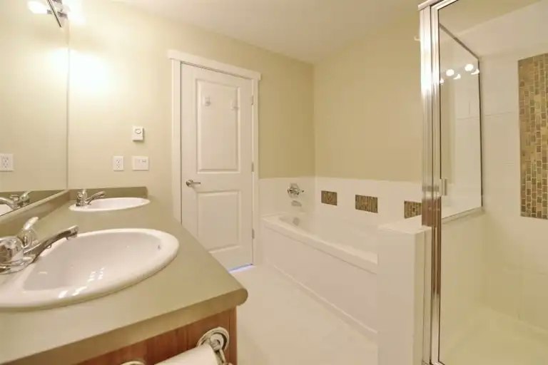 100 Klahanie Drive, Port Moody, BC, V3H 5K7 - 16