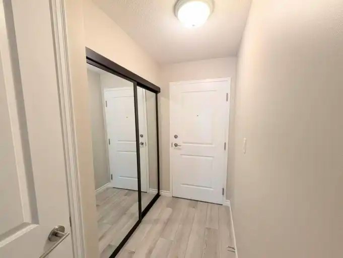 38 Grand Magazine Street, Toronto, ON, M5V 0B2 - 3