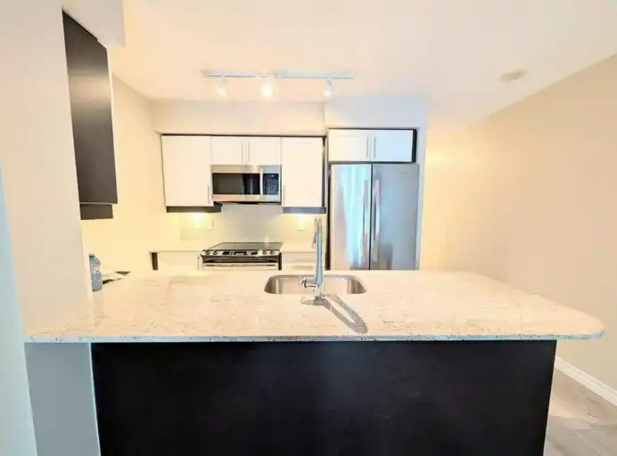 38 Grand Magazine Street, Toronto, ON, M5V 0B2 - 2