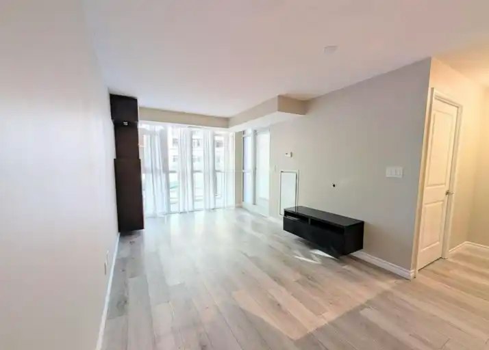 38 Grand Magazine Street, Toronto, ON, M5V 0B2 - 8