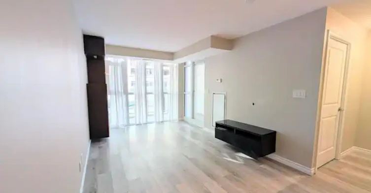 38 Grand Magazine Street, Toronto, ON, M5V 0B2 - 8
