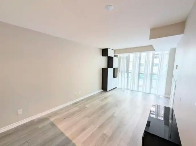 38 Grand Magazine Street, Toronto, ON, M5V 0B2 - 10