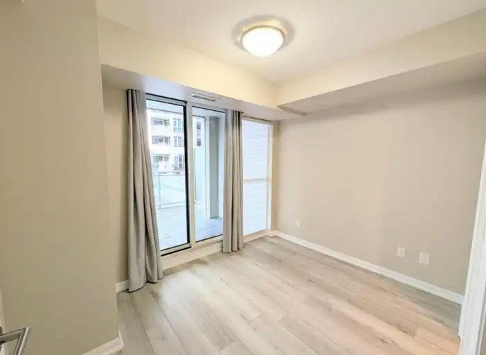 38 Grand Magazine Street, Toronto, ON, M5V 0B2 - 15