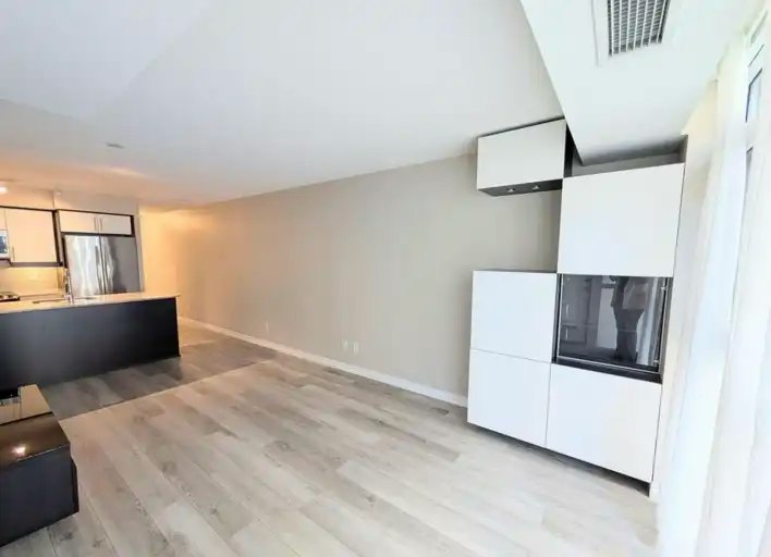 38 Grand Magazine Street, Toronto, ON, M5V 0B2 - 11