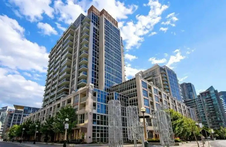 38 Grand Magazine Street, Toronto, ON, M5V 0B2