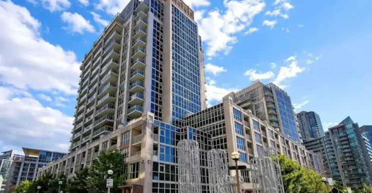 38 Grand Magazine Street, Toronto, ON, M5V 0B2