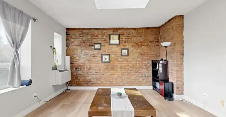 131 Wineva Avenue, Toronto, ON, M4E 2T3 - 3