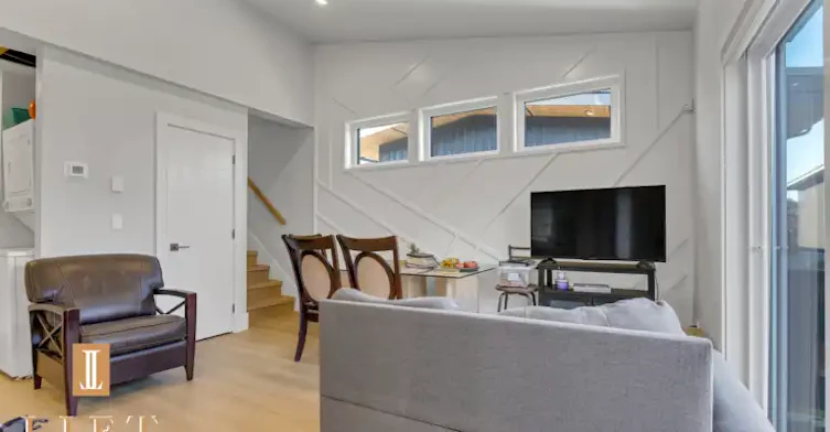 901 Jackson Crescent, New Westminster, BC, V3L 4S1 - 2