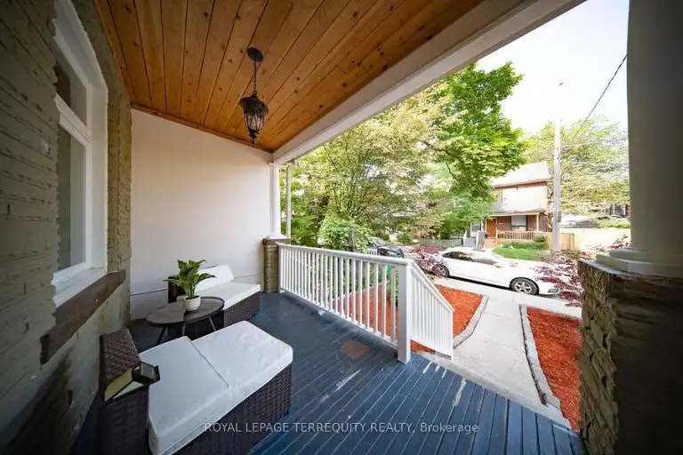 256 Boston Avenue, Toronto, ON, M4M 2V3